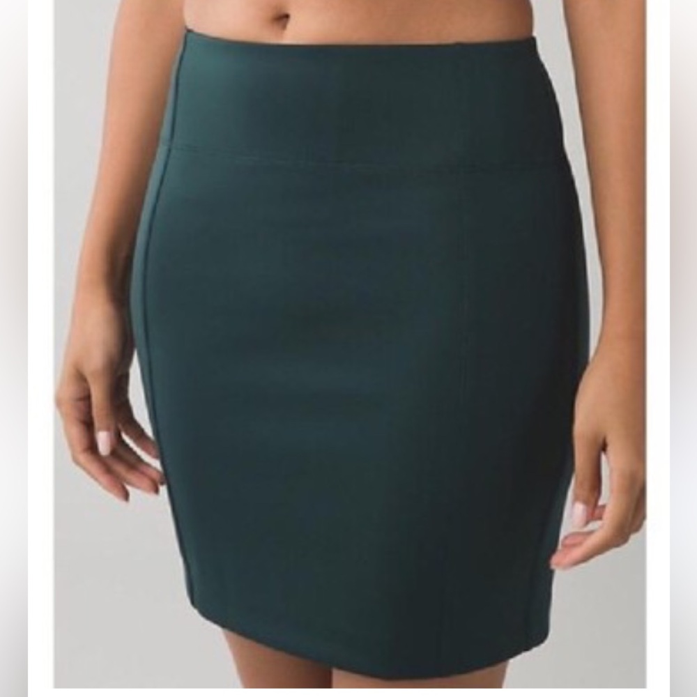 LULULEMON I Skirt &go Cityfarer Dark Fuel Green Dtretch Mini Size 4